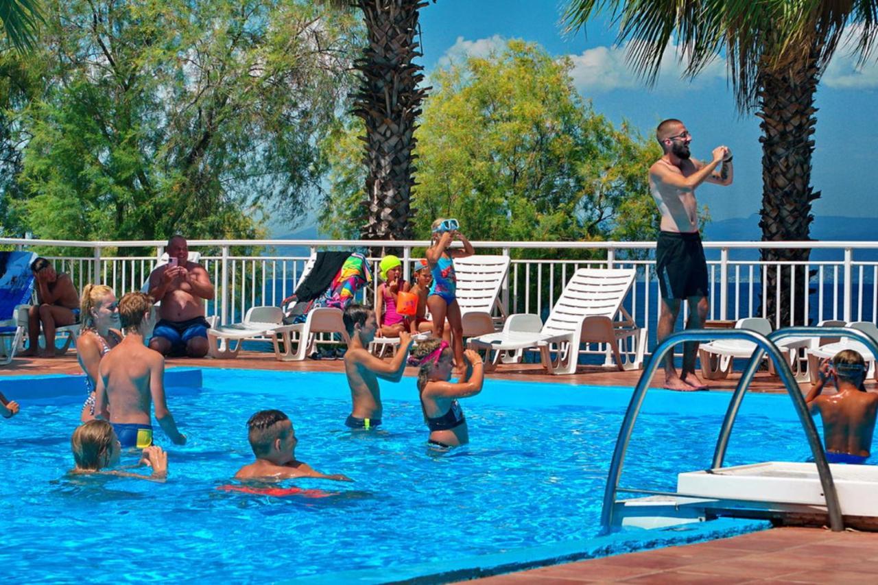 Hotel Sissy Kamena Vourla Dış mekan fotoğraf