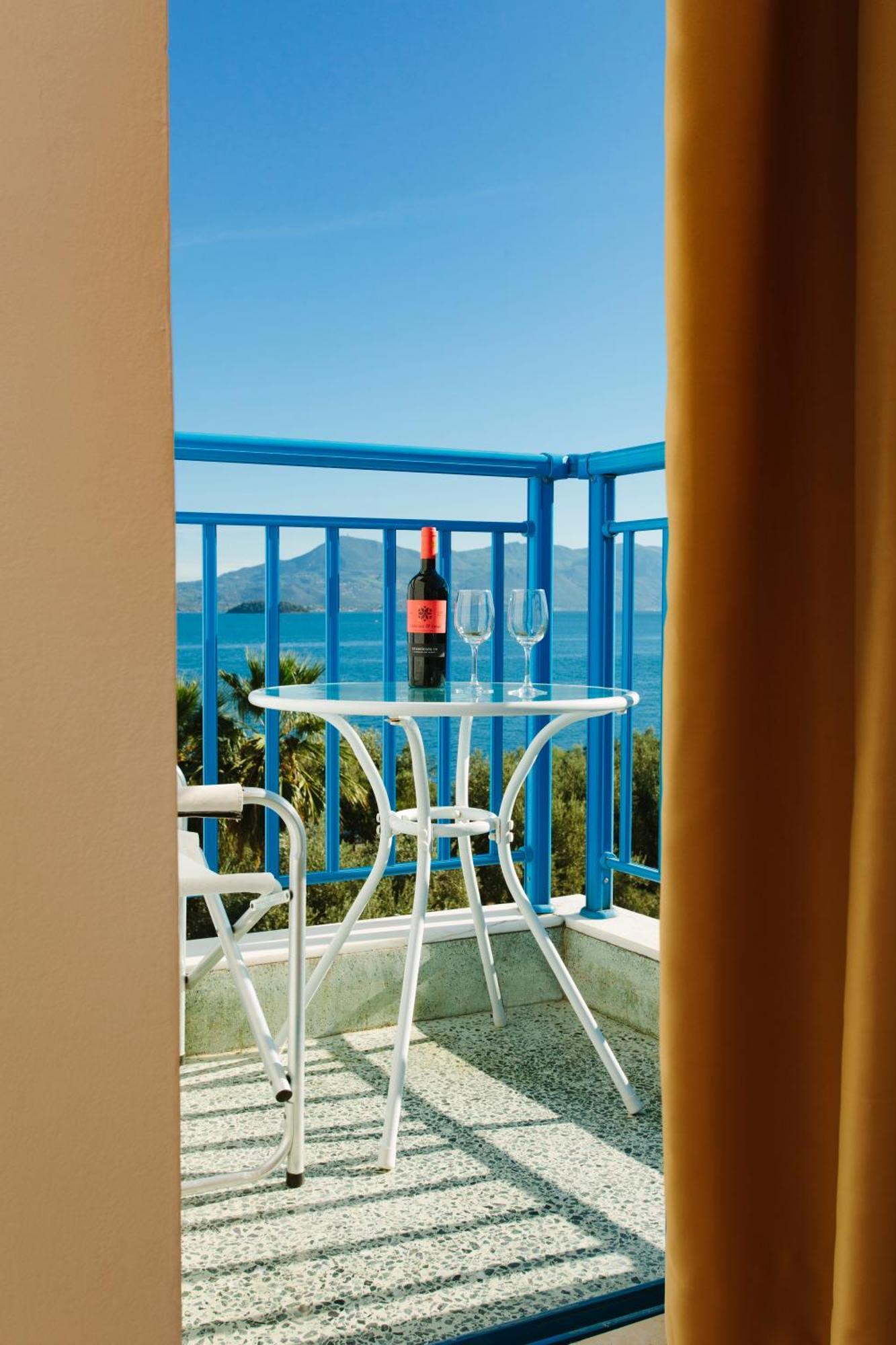 Hotel Sissy Kamena Vourla Dış mekan fotoğraf
