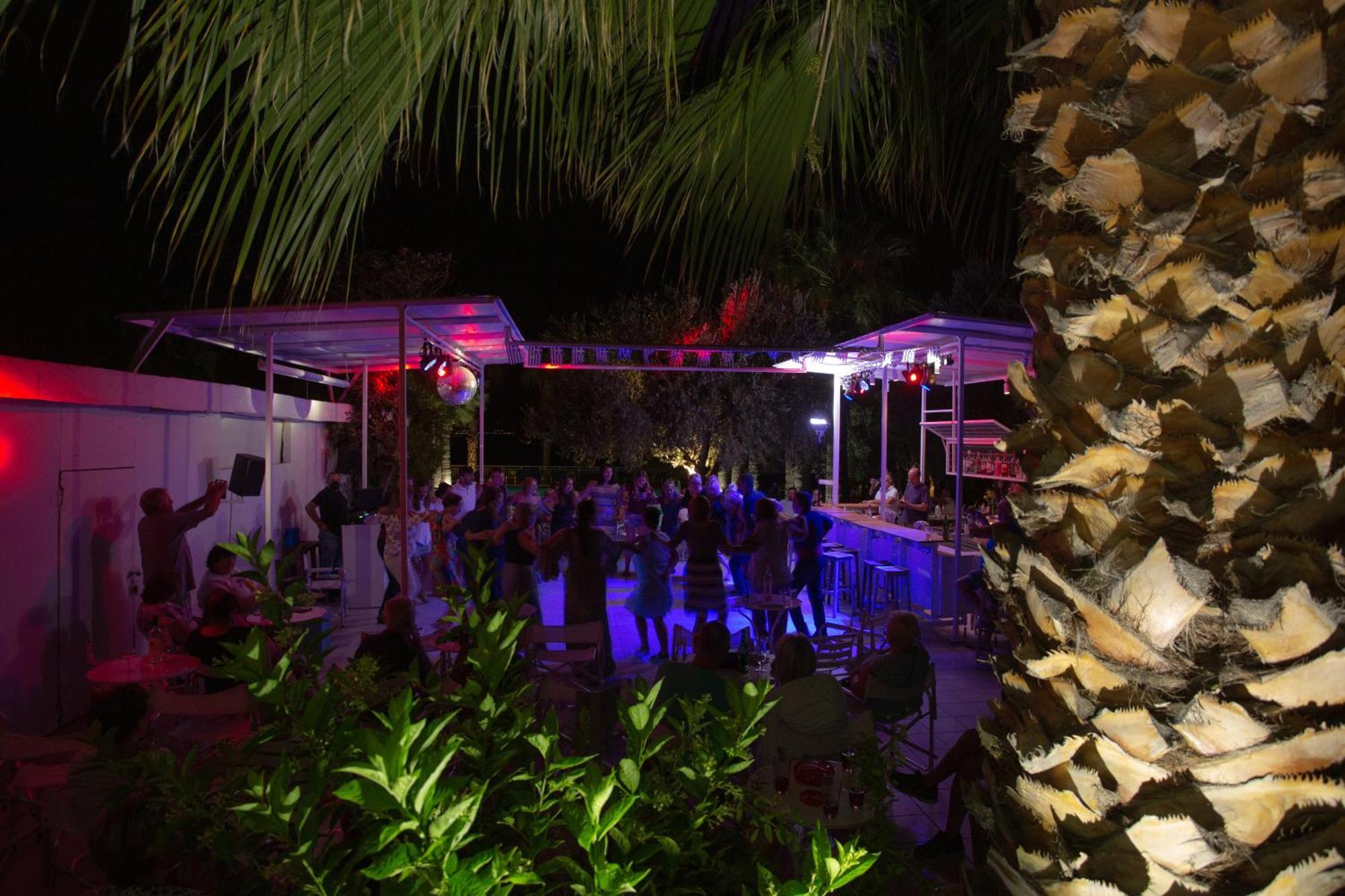 Hotel Sissy Kamena Vourla Dış mekan fotoğraf