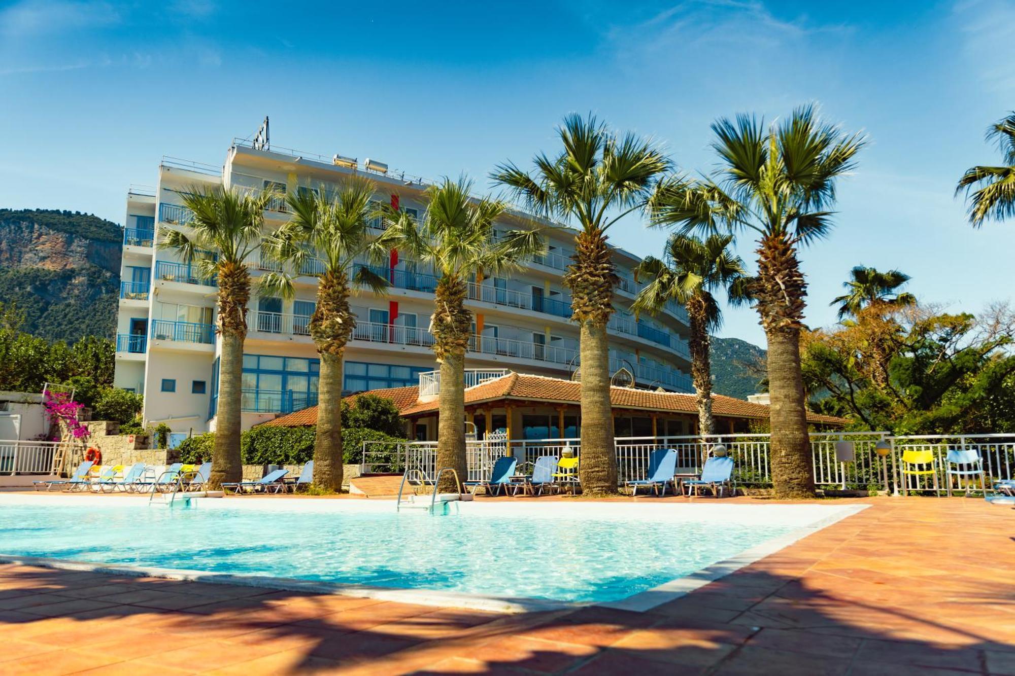 Hotel Sissy Kamena Vourla Dış mekan fotoğraf