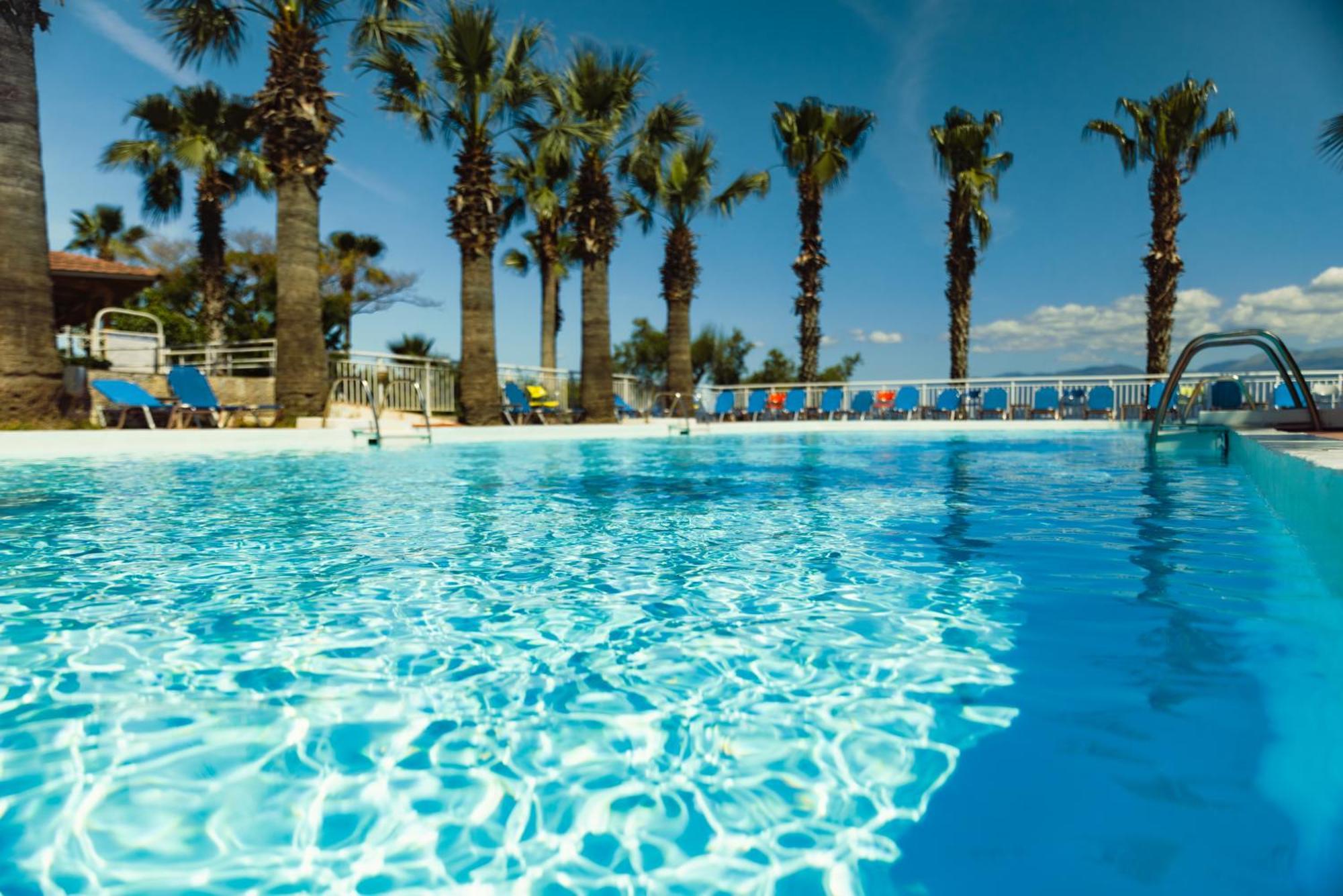 Hotel Sissy Kamena Vourla Dış mekan fotoğraf