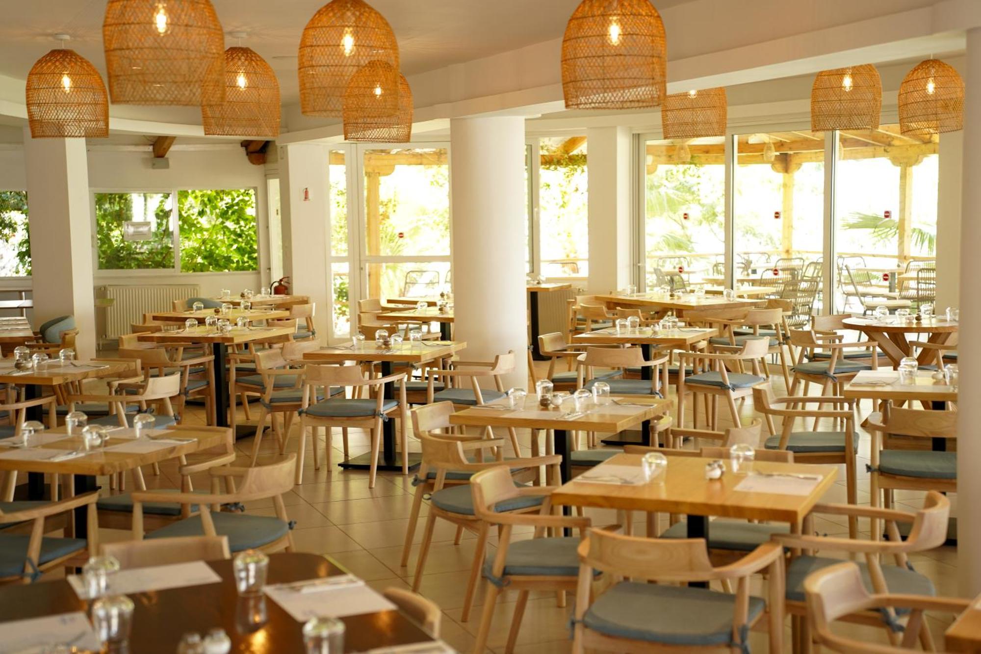 Hotel Sissy Kamena Vourla Dış mekan fotoğraf